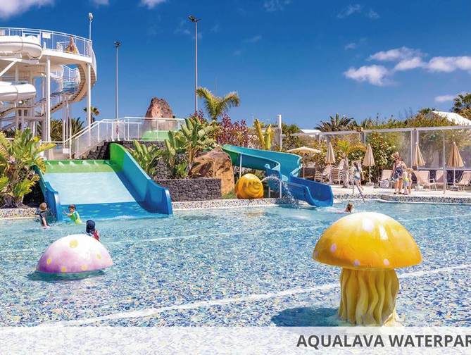 Zwembad van Relaxia Lanzasur Club Hotel in Playa Blanca, Spanje foto 2