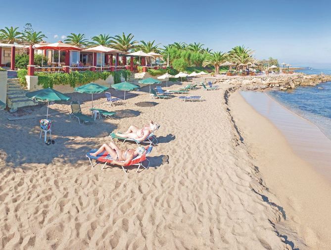 Zee en strand bij het Rimondi Grand Resort in Rethymnon, Griekenland  foto 3