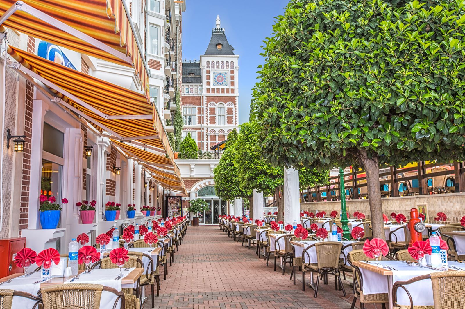 Restaurant in het Orange County Resort in Kemer, Turkije foto 2