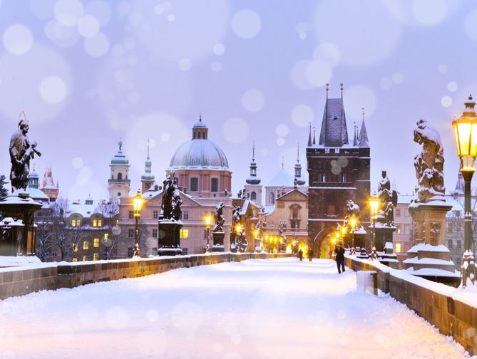 Zijaanzicht vanaf de weg van het Ambiance Hotel in Praag, Tsjechie foto 1