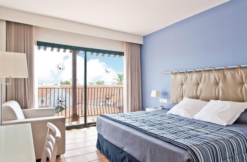 Hotelkamer in PortAventura Hotel Salou, Spanje foto 3