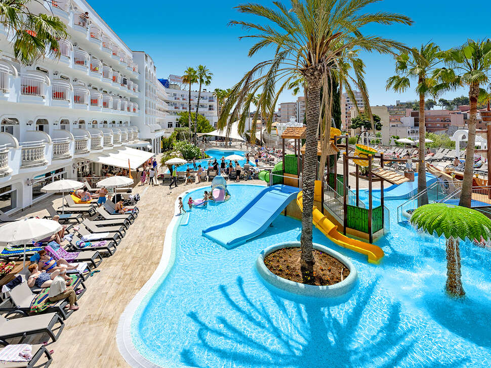 Zwembad met glijbanen van Best Splash Hotel in Lloret De Mar, Spanje foto 1