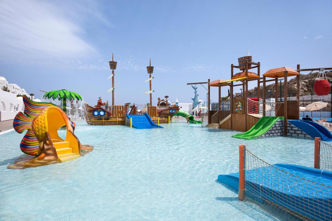 Zwembad met glijbanen van Appartementen Best Pueblo Indalo Hotel in Mojacar, Spanje foto 2