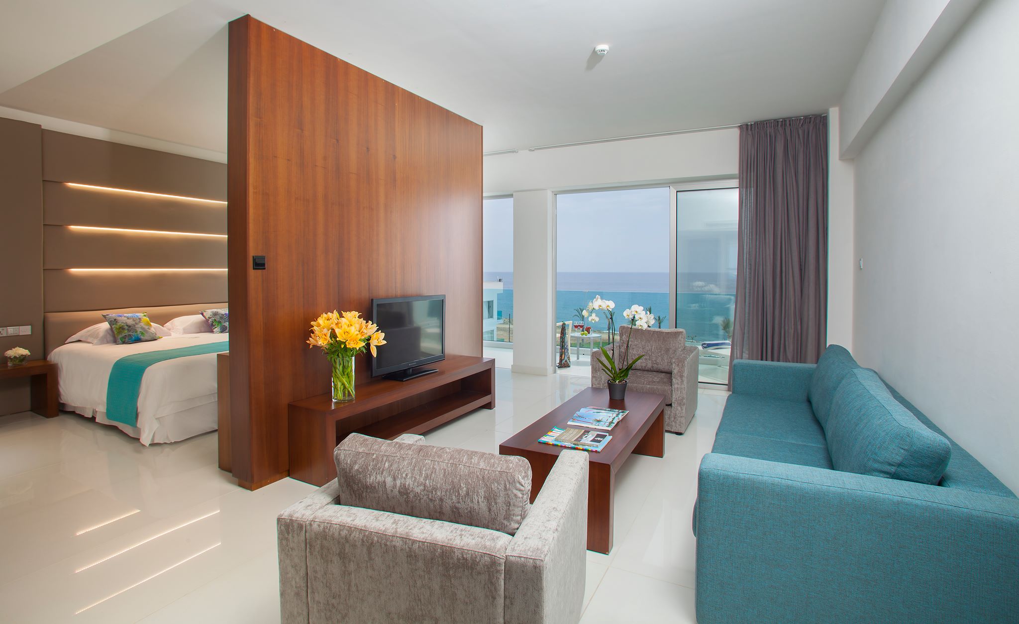 The King Evelthon Beach & Resort in Paphos, Cyprus foto 4