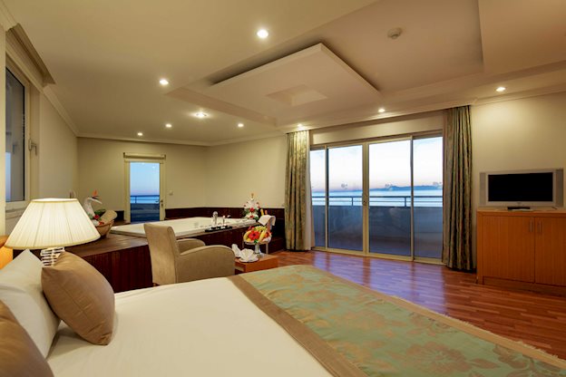 Crystal Admiral Suites en Spa Resort in Side, Turkije foto 4