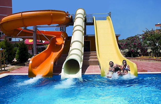 Zwembad met glijbanen van My Home Resort in Alanya, Turkije foto 3
