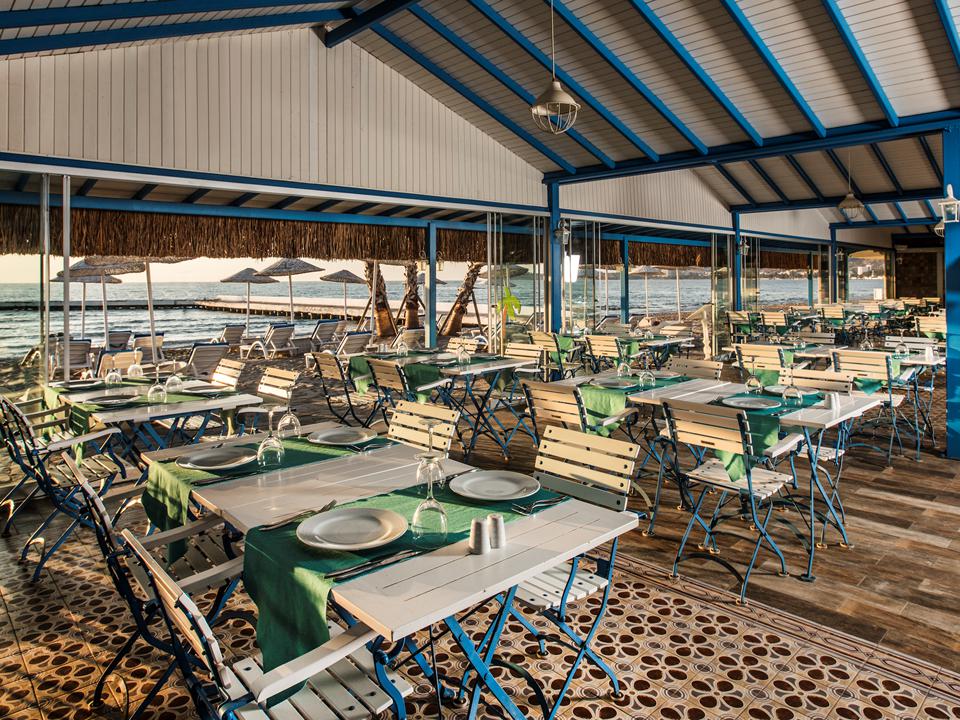 Restaurant in het Atlantique Holiday Club Hotel in Kusadasis, Turkije foto 3