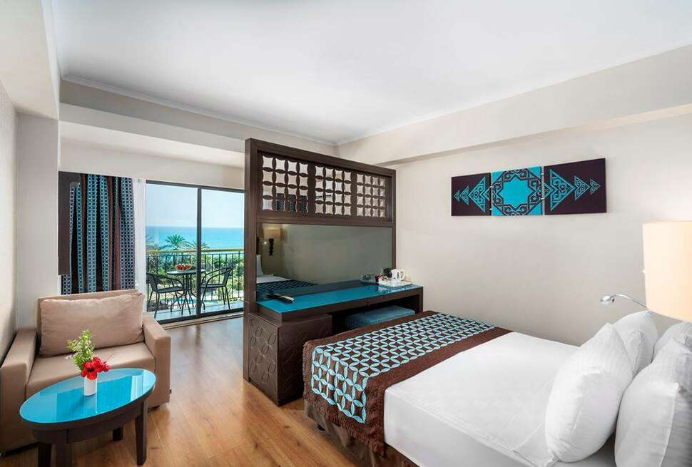 Hotelkamer in Azura Deluxe Resort & Spa Hotel in Alanya, Turkije foto 3