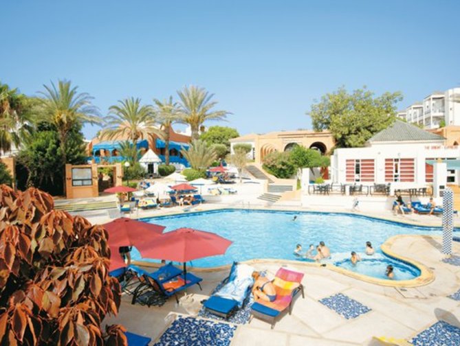 Zwembad van El Pueblo Tamlelt Hotel in Marrakech, Marokko foto 1