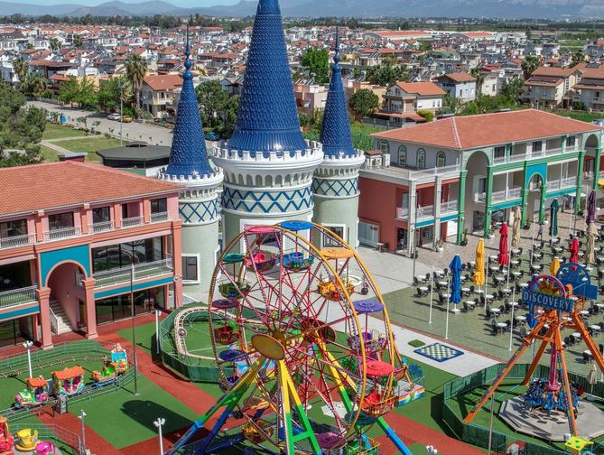 Kermis bij Granada Luxury Belek Hotel in Belek, Turkije foto 2