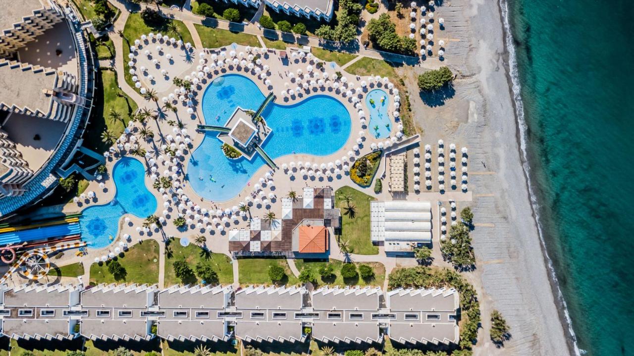 Buitenkant van Creta Princess Aquapark & Spa Hotel in Máleme, Griekenland foto 1