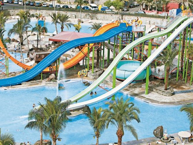 Zwembad met glijbanen van LIVVO Costa Taurito Hotel in Playa De Taurito, Spanje foto 2