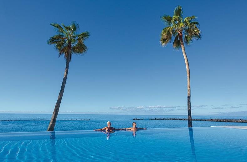 Zwembad van Riu Arecas Hotel in Costa Adeje, Spanje foto 1
