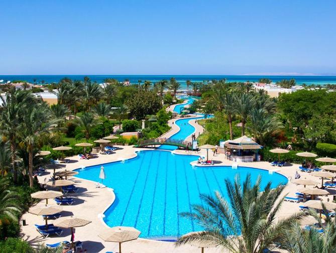 Zwembad van Golden Beach Resort in Hurghada, Egypte  foto 1
