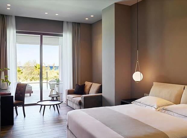 Hotelkamer in Pelagos Suites Hotel in Lambi, Griekenland foto 2