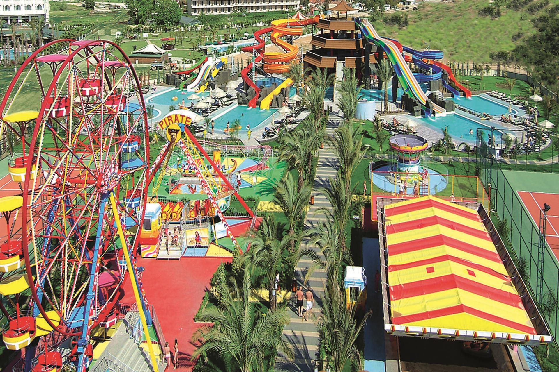 Kermis bij Royal Dragon Hotel in Side, Turkije foto 1