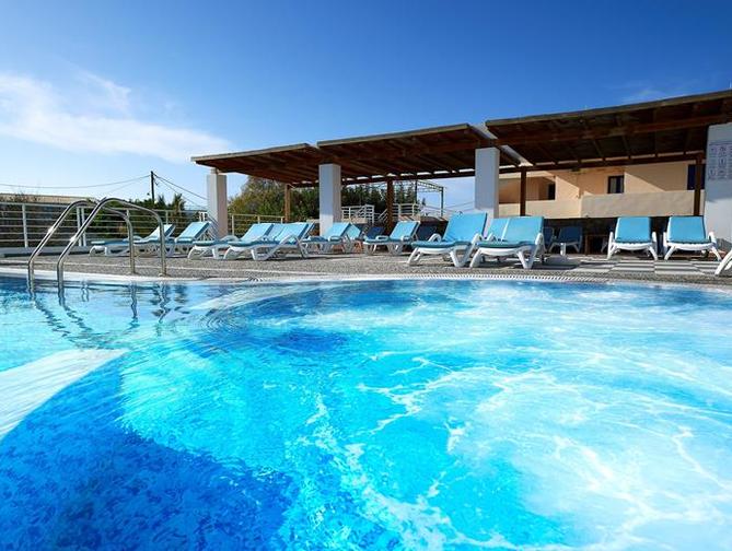 Zwembad van Sissi Bay Hotel & Spa in Sissi, Griekenland foto 2