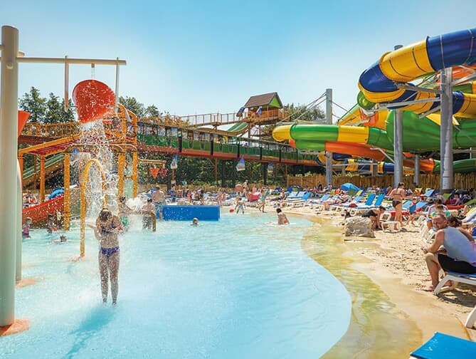 Zwembad van Vakantiepark Hotel in Slagharen, Nederland foto 1