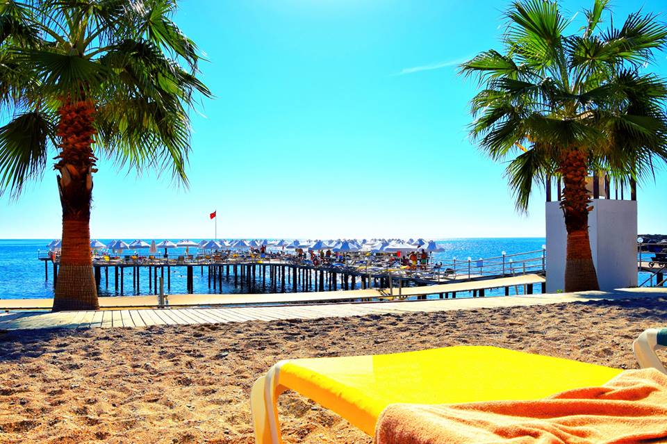 Zee en strand bij het Vikingen Infinity Spa & Resort in Avsallar, Turkije foto 3