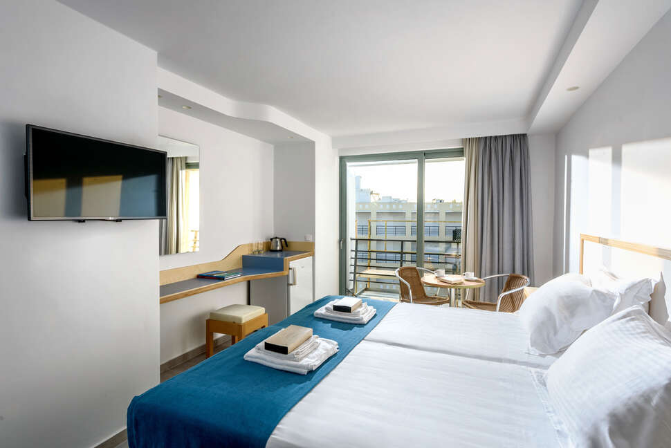 Alia Beach Hotel in Chersonissos, Griekenland foto 4