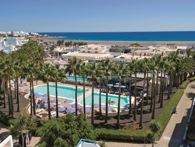 Zwembad van Apart Costa Mar Hotel in Puerto del Carmen, Spanje foto 3