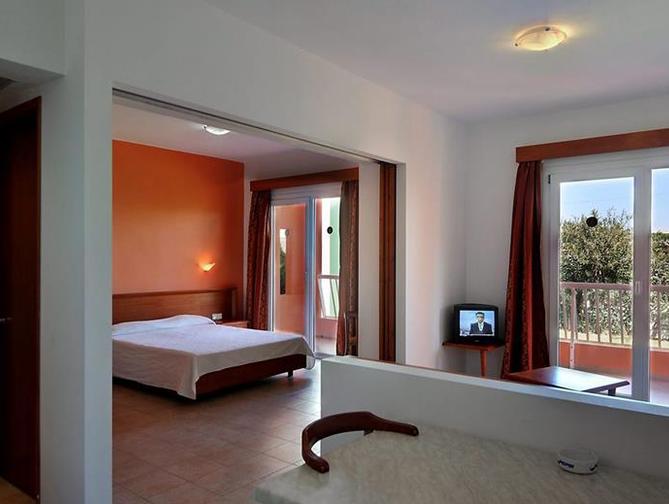 Hotelkamer in Apart Valsami Hotel in Kremasti, Griekenland foto 3