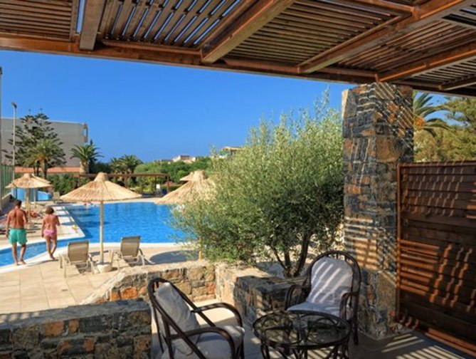 Zwembad van Aphrodite Beach Club Hotel in Gouves, Griekenland foto 2