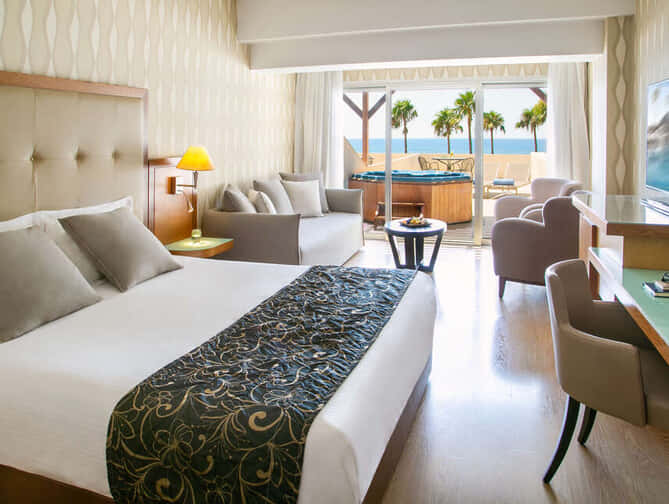 Atlantica Miramare Beach Hotel: Geniet van Cyprus!