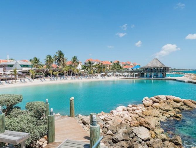 Zee en strand bij het Avila Beach Hotel in Willemstad, Nederlandse Antillen foto 3