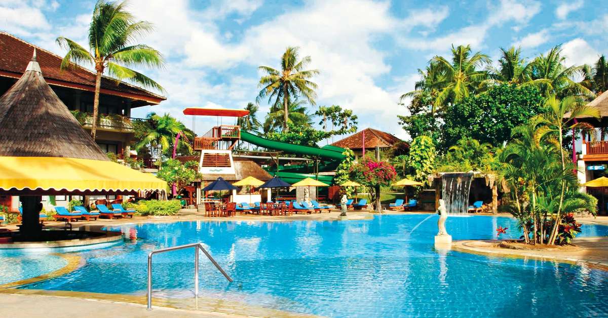 Zwembad van  Bali Dynasty Resort Kuta, Indonesie foto 1