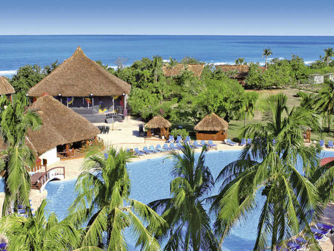 Zwembad van Tuxpan Hotel in Varadero, Cuba foto 1