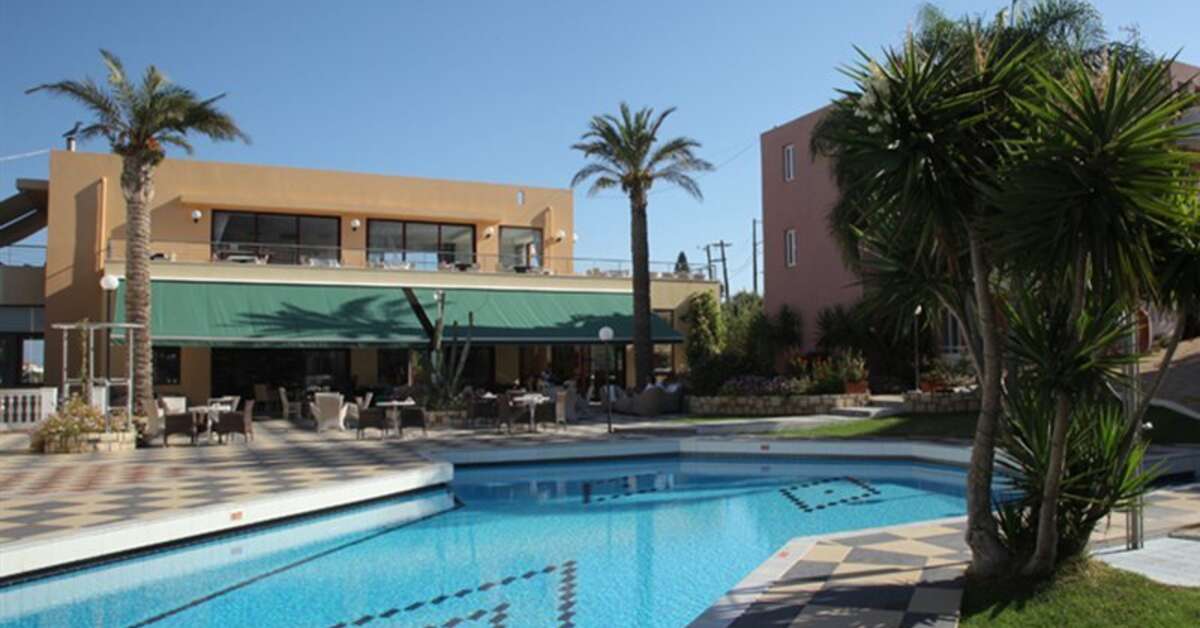 Zwembad van Bellos Appartementen Hotel Chersonissos, Griekenland foto 1
