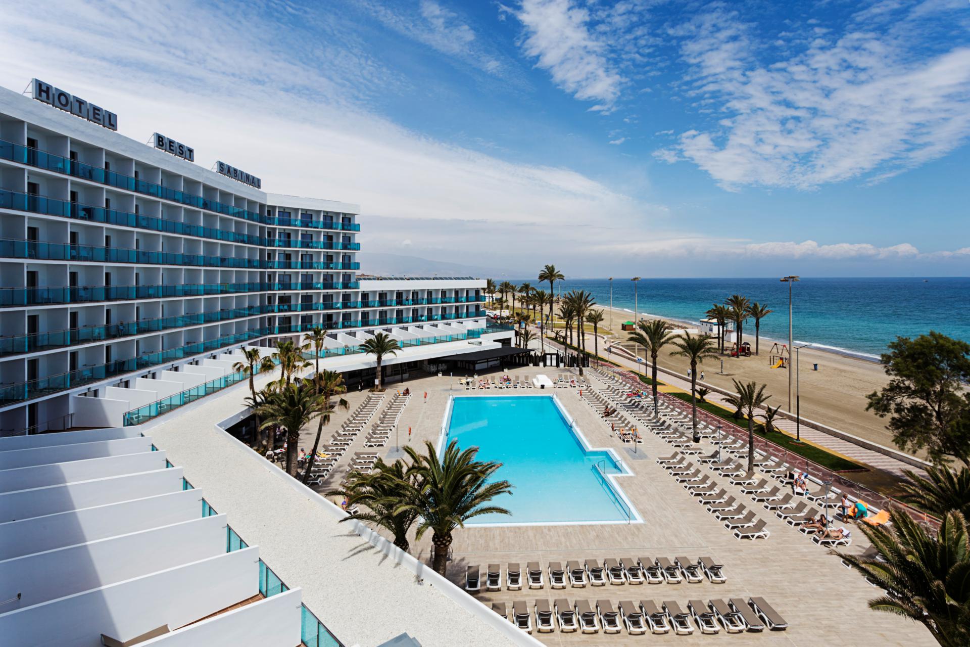 Zwembad van Best Sabinal Hotel in Roquetas De Mar, Spanje foto 1