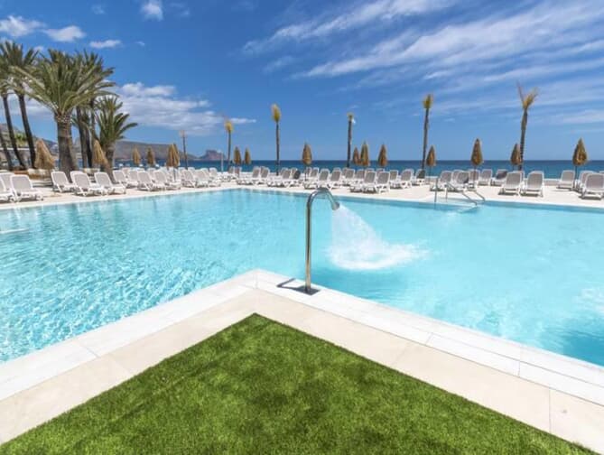 Cap Negret Altea: Zon, Zee & Ontspanning aan de Costa Blanca