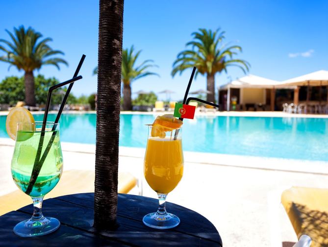 Zwembad van Colina Village Hotel in Carvoeiro, Portugal foto 1