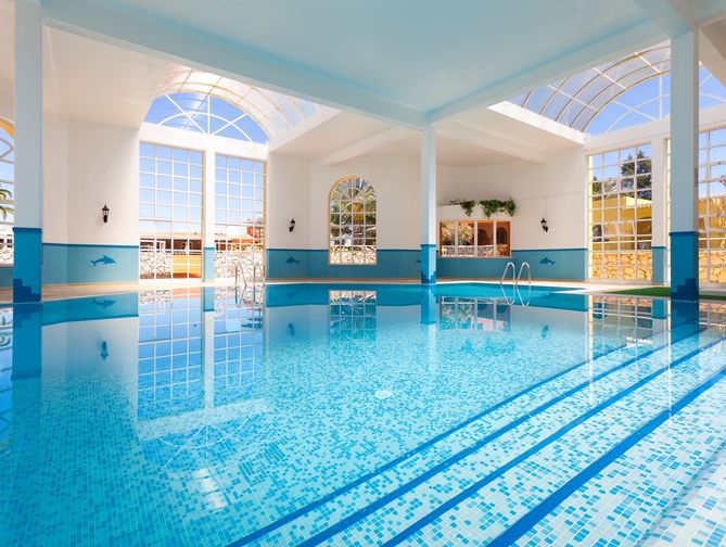 Zwembad van Colina Village Hotel in Carvoeiro, Portugal foto 3