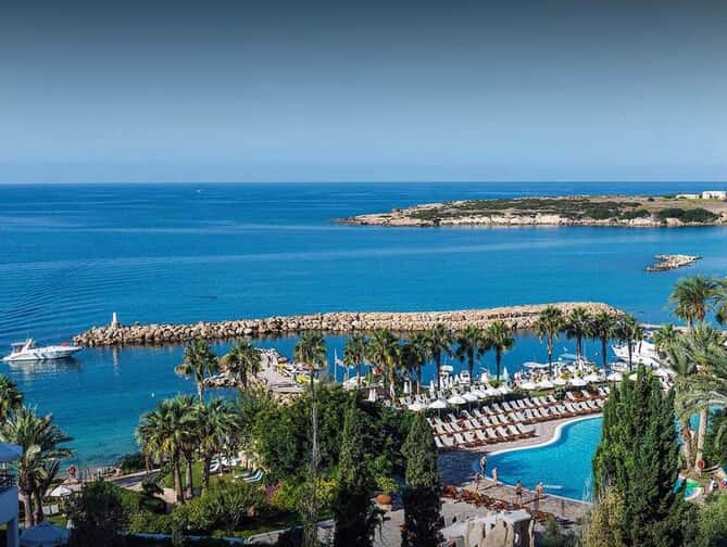 Coral Beach Hotel & Resort: Ultieme Vakantie op Cyprus!