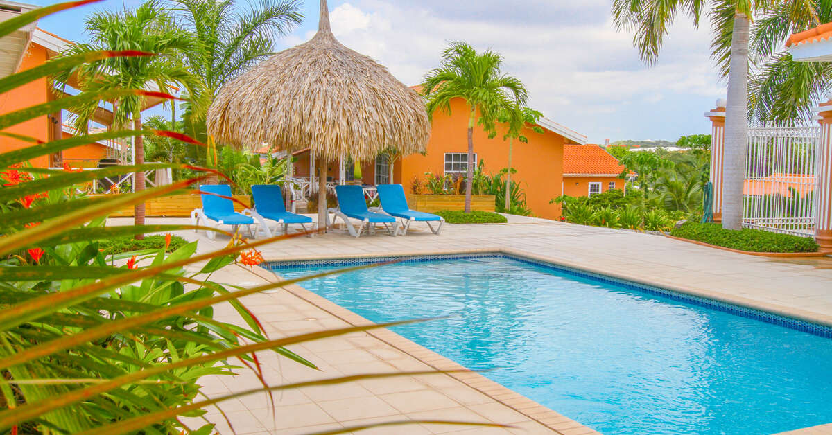 Zwembad van Curinjo Resort Mambo Beach, Nederlandse Antillen foto 1