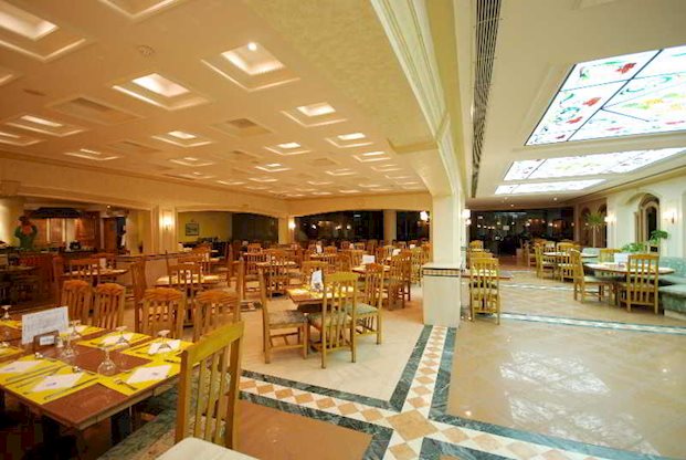 Zijaanzicht vanaf de weg van het Dive Inn Resort in Sharm El Sheikh, Egypte foto 3