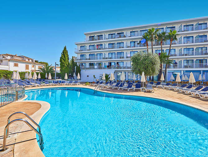 Zwembad van Elegance Vista Blava Hotel in Cala Millor, Spanje foto 1