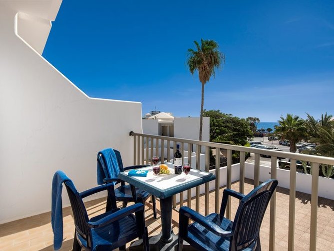 Restaurant in het Floresta Apart Hotel in Puerto del Carmen, Spanje foto 3