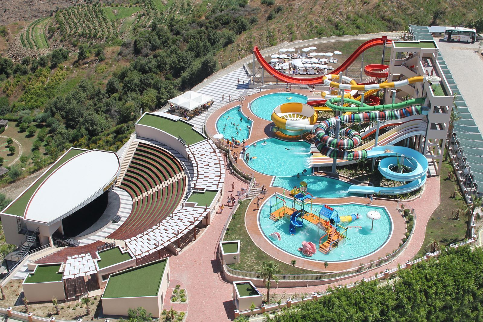 Zwembad met glijbanen van GoldCity Hotel Alanya, Turkije foto 1