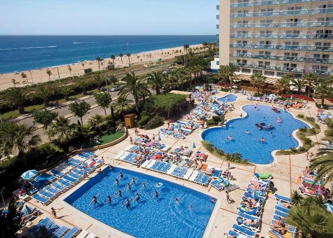 Golden Taurus Park Resort in Pineda de Mar, Spanje foto 5