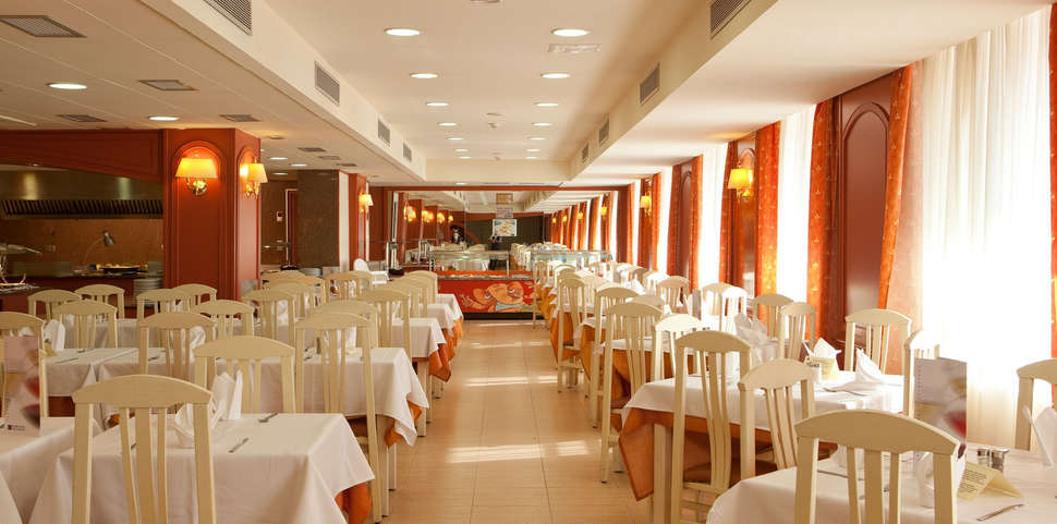 Restaurant in het H-Top Palace Hotel in Calella, Spanje foto 3