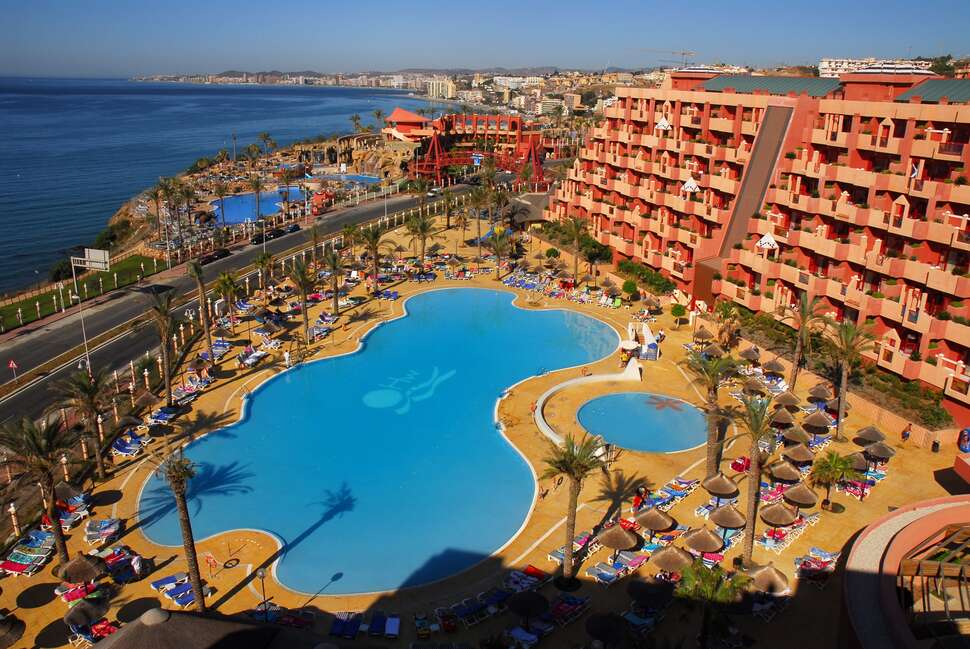 Buitenkant van Holiday World Village Hotel Benalmadena, Spanje foto 2