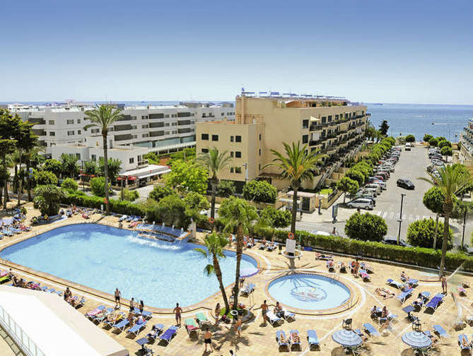 Zwembad van Mare Nostrum Hotel in Playa d'en Bossa, Spanje foto 1