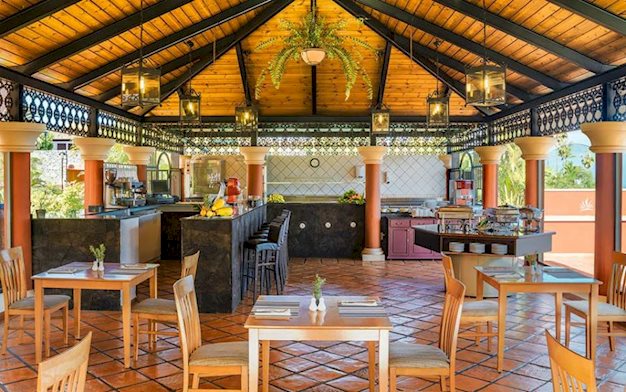 Restaurant in het Las Aguilas Hotel in Puerto de la Cruz, Spanje foto 3