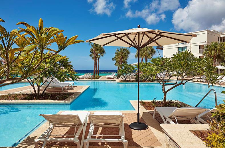 Zwembad van Marriott Beach Resort curacao, Nederlandse Antillen foto 3