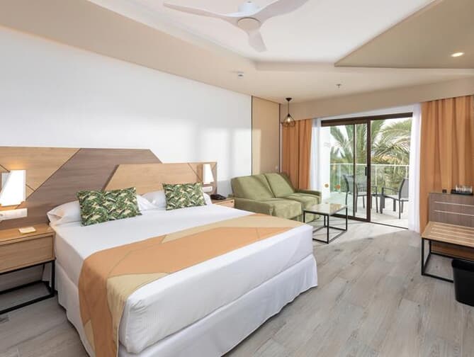 Hotelkamer in Mogan Princess Beach Club Resort in Playa De Taurito, Spanje foto 3