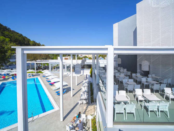 Buitenkant van Oceanis Park Hotel in Ixiá, Griekenland foto 2